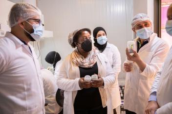 Tjada D'Oyen McKenna, CEO of Mercy Corps, visits PlantLab in Sarafand, Lebanon. The organization develops stronger crops for agriculture and has worked with our team to connect to the international market.